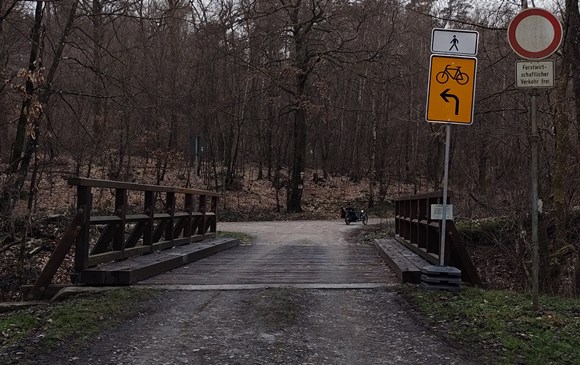 Radwegsperrung Kpperner Tal, Umleitungsschild in der Mitte der L3041