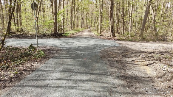 Wegzustand Wehrheim - Usingen im Wald (Ausbauende) - reparierter Zustand am 28.04.2023