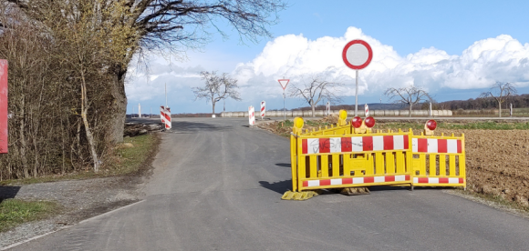 Wehrheim-Oberloh: Strassensperrung am Oberloh (Ausfahrt)