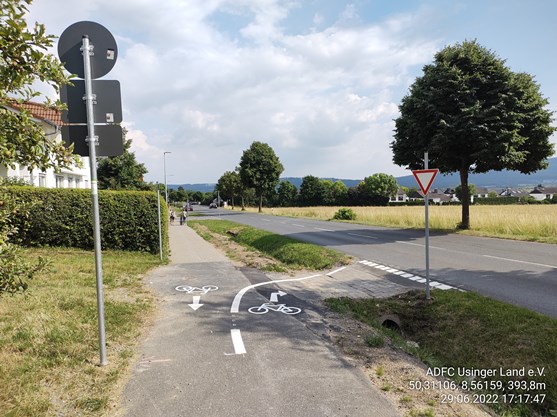 Wegzustand Radweg Wehrheim-Usingen, Hhe Ortsgrenze Wehrheim (Verkehrsfhrung)