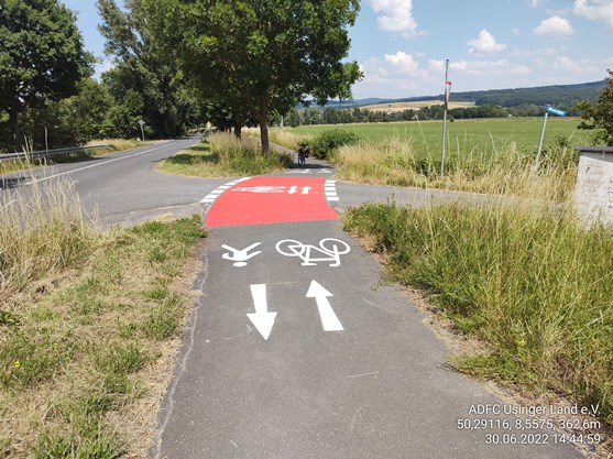 Wegzustand Radweg Wehrheim-Obernhain, Hhe Zufahrt Rosenhof (Markierung)