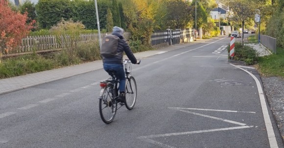 Dooring-Problem mit Fahrradsymbolen Usinger Strae